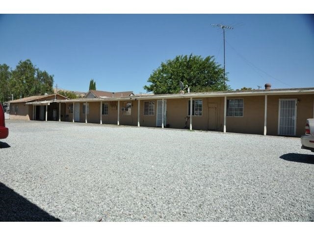 Primary Photo - 373-381 Gloria Ave