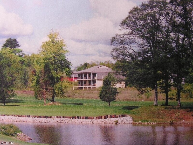 Building Photo - 254 Clove Rd