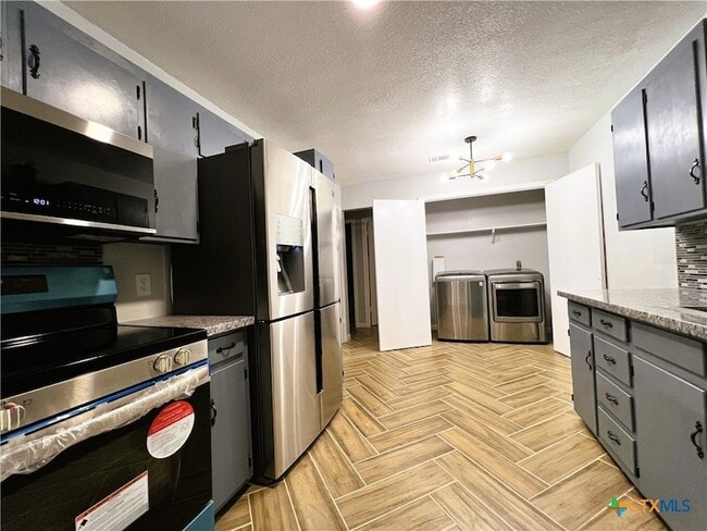 Building Photo - 303 Erby Ave