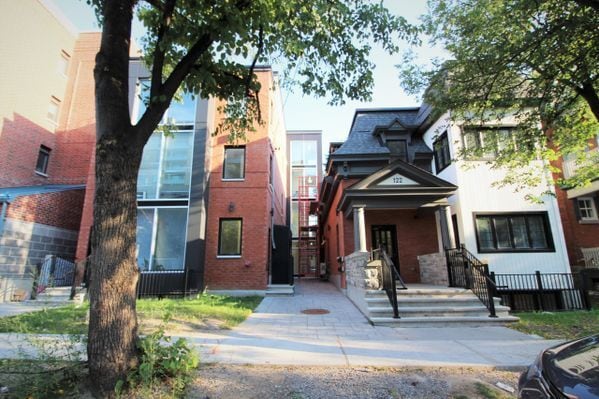 Primary Photo - 122 Daly Av