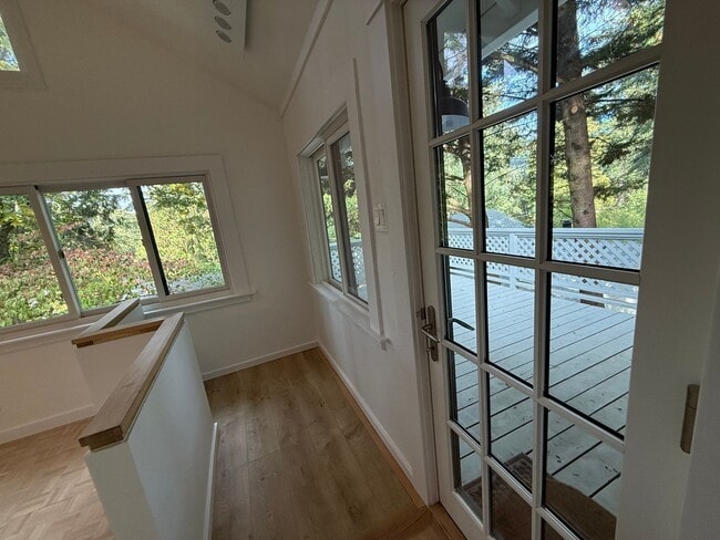 Building Photo - Incredible 2 bed, 1 bath home in SW Portla...