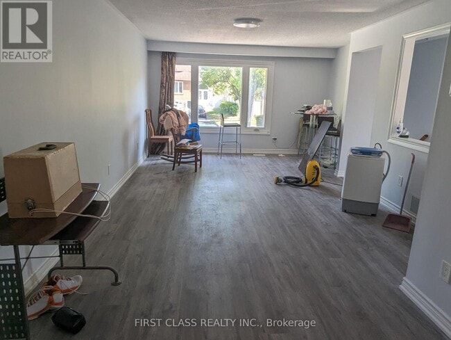 Building Photo - 121 Pindar Crescent
