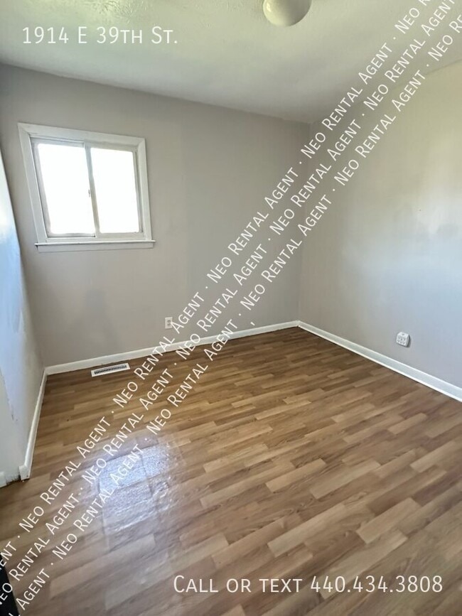 Foto del edificio - 1914 E 39th St