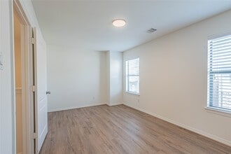 Building Photo - 8117 Silverton Creek Ln