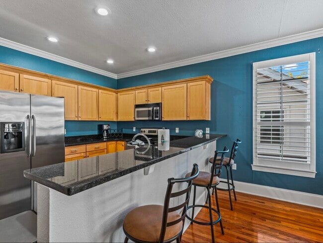 Building Photo - 415 Saint Francis St