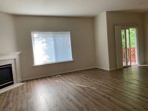 Building Photo - 129 SW 208th Ave
