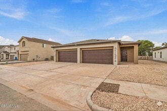 Building Photo - 11500 Summer Dr