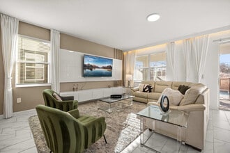 Building Photo - 9234 Sommerset Hills Dr