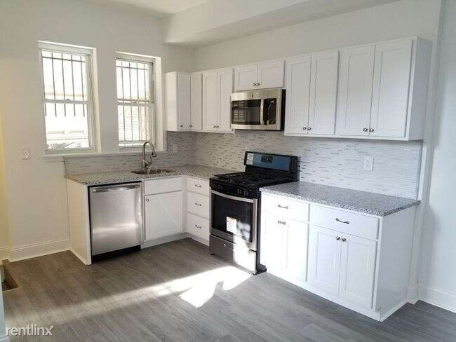 Building Photo - 3 br, 2 bath Townhome - 3412 Holmes Ave