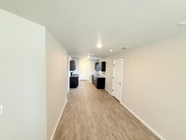 Foto del edificio - Townhouse in Upland Heights!