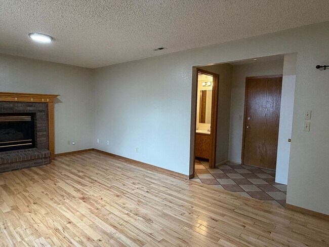 Foto del edificio - 1005 Princewood Pl