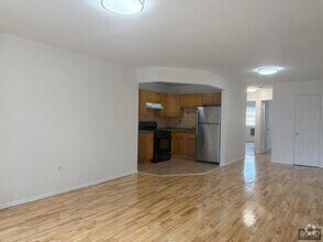 Building Photo - 395 E 49th St