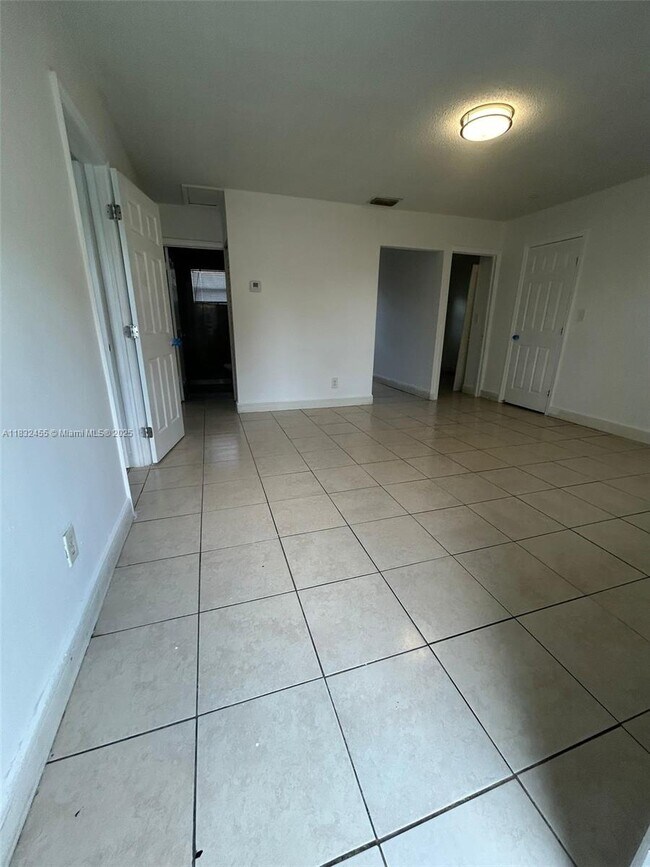Foto del edificio - 2780 NW 14th St