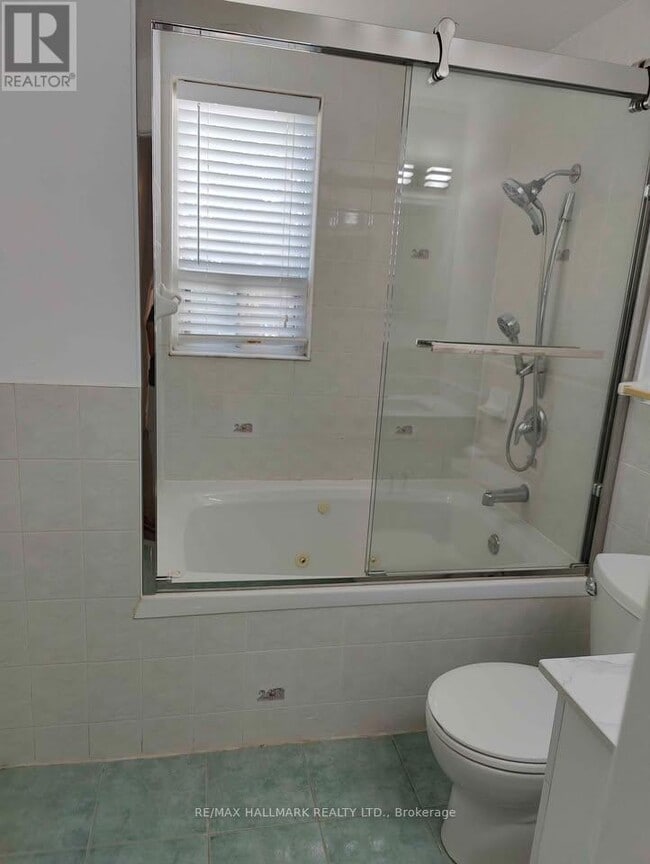 Building Photo - 372 Woodbine Ave