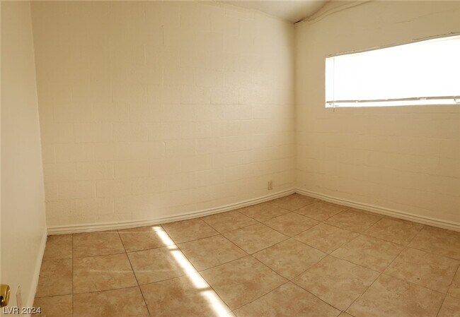 Foto del edificio - 1609 Basswood Ave
