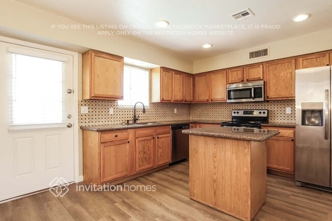 Foto del edificio - 7120 E Broadway Rd