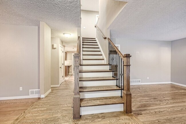 Building Photo - 8463 S Woody Way
