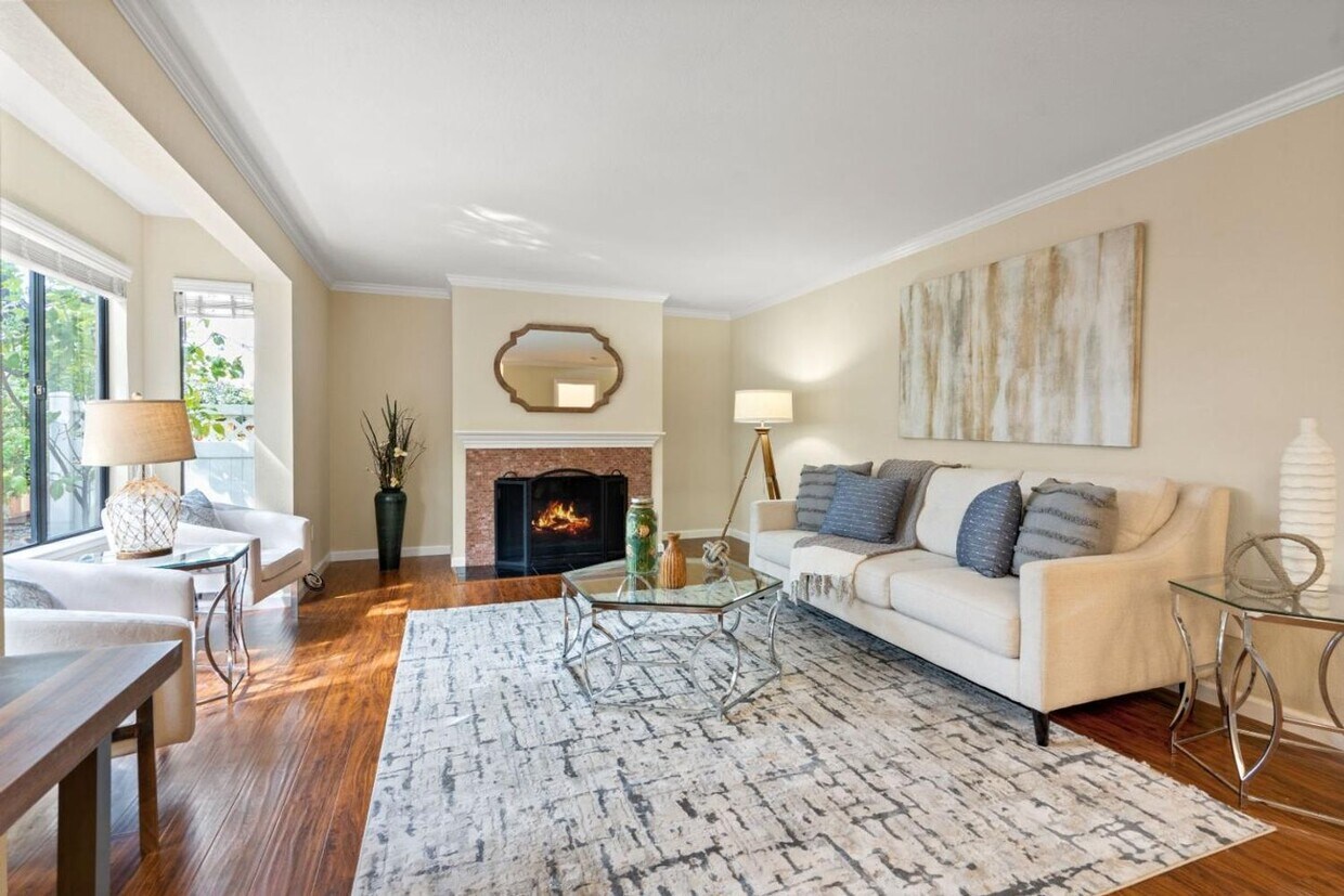 Living Room - 822 S San Tomas Aquino Rd