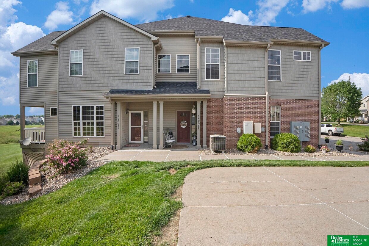 Foto principal - 14008 Tregaron Ridge Ave
