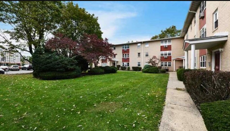 2 Radio Ave, Secaucus, NJ 07094 Condo for Rent in Secaucus, NJ