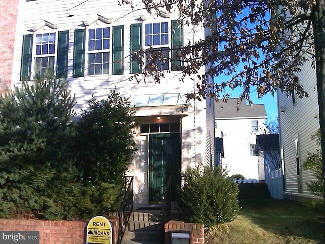 Foto del edificio - 326 Chestnut Hill St