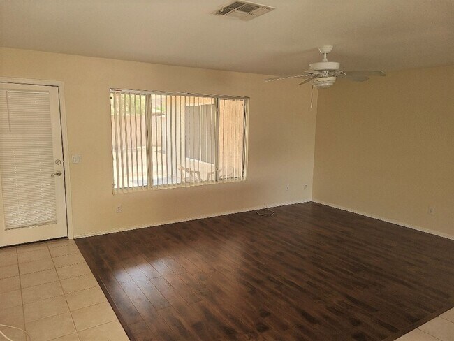 Building Photo - NEW RIVER RANCH IN PEORIA!