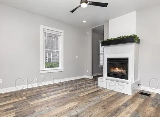 Foto del edificio - 4916 Jameson St