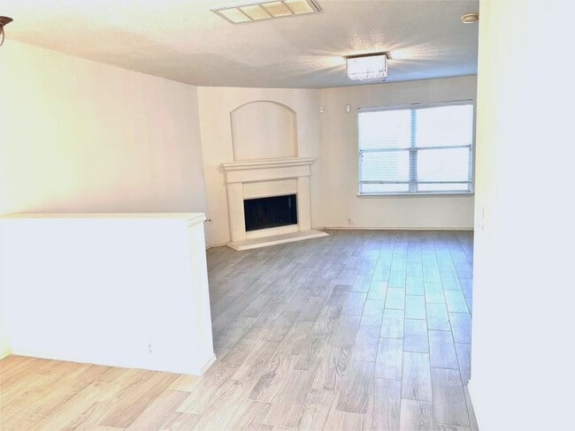 Building Photo - 10219 Sugarbridge Trail