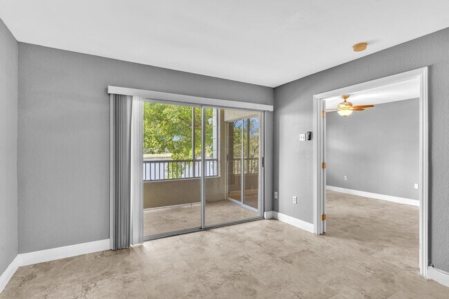 Foto del edificio - 2820 N Oakland Forest Dr