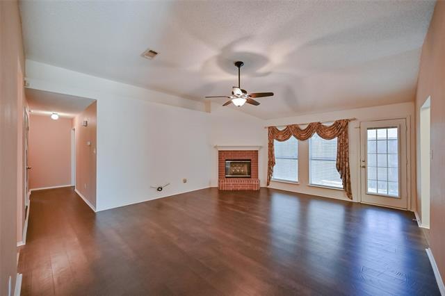 Foto del edificio - 907 Clear Creek Dr
