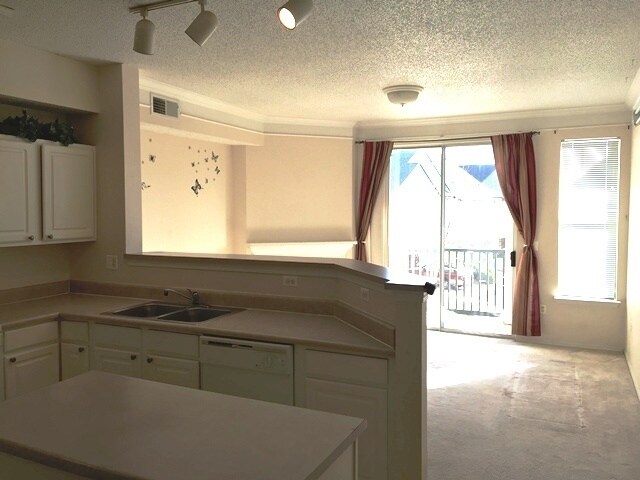 Foto del edificio - Superior townhome
