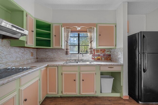 Building Photo - 1820 Aldama St