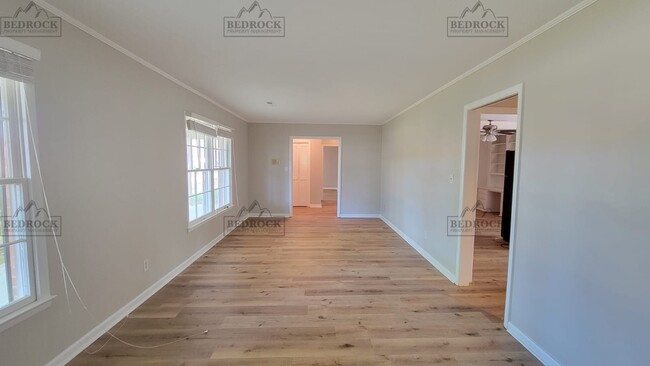 Building Photo - 1218 Byron Ave SW