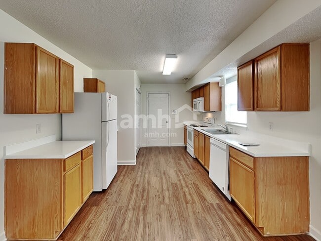 Foto del edificio - 4945 Hopewood Ln
