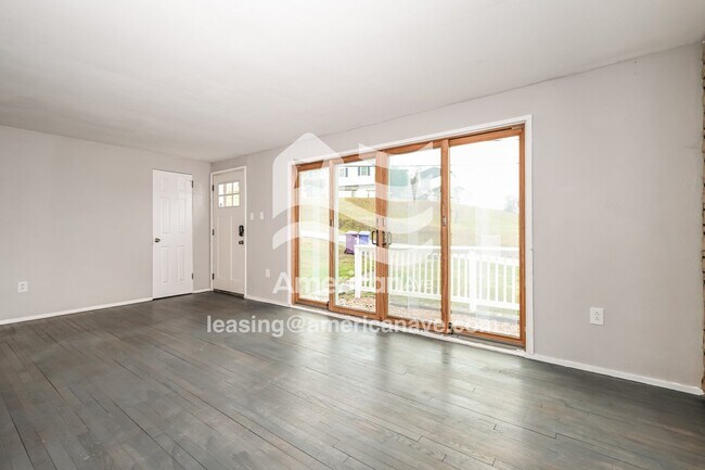 Foto del edificio - 125 Scott Rd