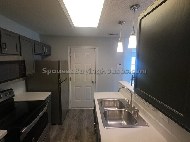 Foto del edificio - 6639 W Stanhope Dr