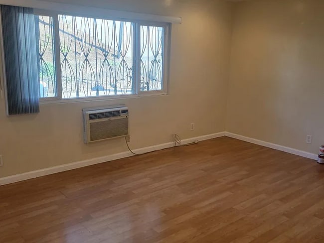 Photo - 345 Gertrude St Apartment