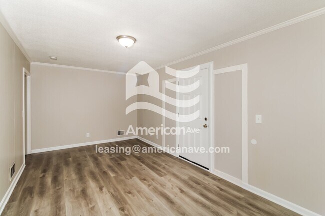 Foto del edificio - 7316 Pinedale Dr