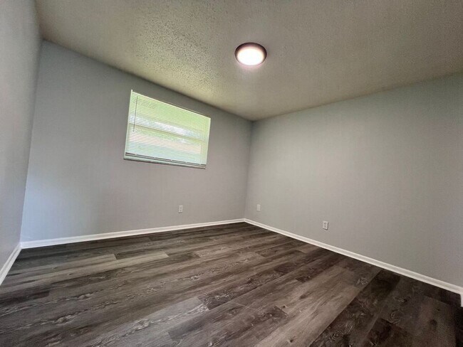 Building Photo - 9316 Eastfield Rd