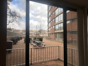 Interior Photo - Calvert House Apartments