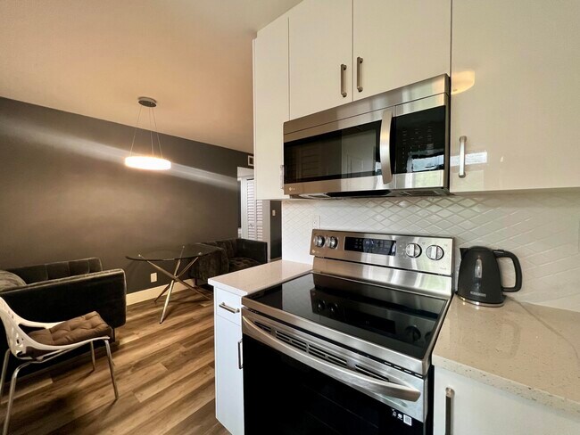 Foto del edificio - 311 Gardens Dr
