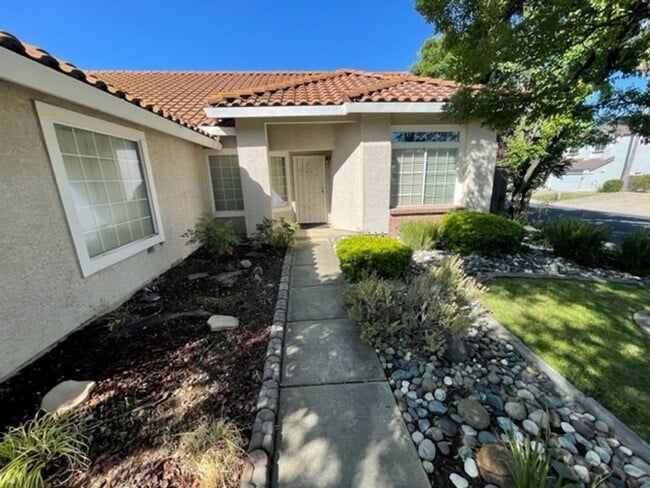Building Photo - Rocklin four bedroom