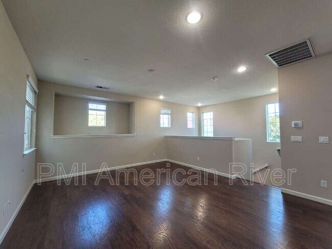 Foto del edificio - 2356 Wharton Ln