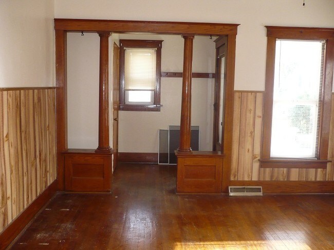 Building Photo - 519 S 4th St