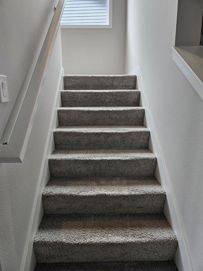 Foto del edificio - 3 Bed / 2.5 Bath Home in Norwalk. Move-In Special: Get 1 month FREE with an 18-Month Lease!