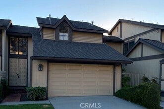 Building Photo - 2306 Applewood Cir