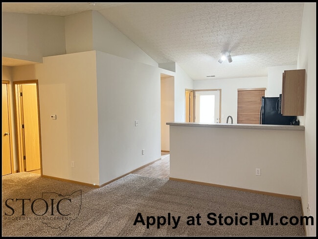 Foto del edificio - 2193 Rustic Ledge Dr