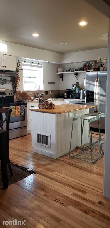 Foto del edificio - 4 br, 3.5 bath House - 985 Merlin Drive