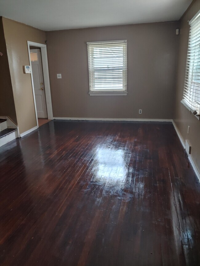 1115 McCandless St Unit Duplex, Linden, NJ 07036 Apartments in Linden