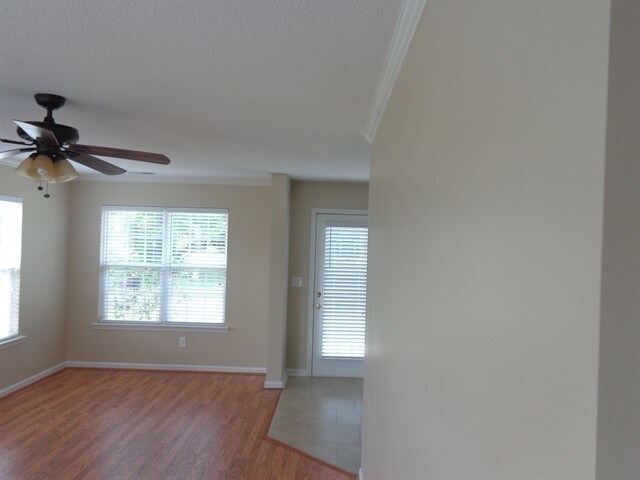 Foto del edificio - 3226 Silver Spur Ct
